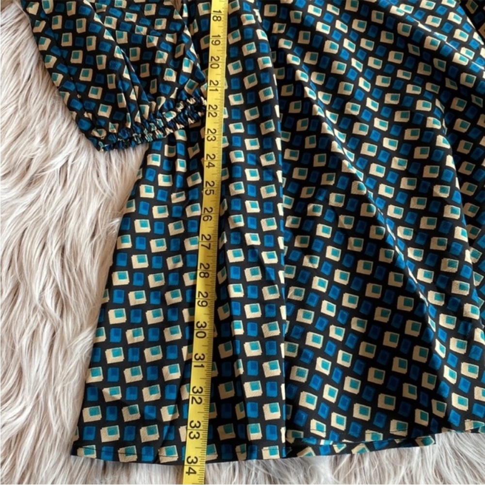 NWT Band Of The Free Genevieve Teal
Diamond Long Skeeve Mini Dress Medium - Picture 8 of 10